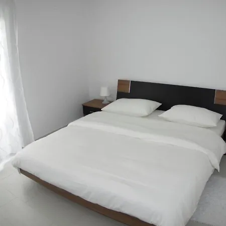 Spacious In With Garden 公寓 *