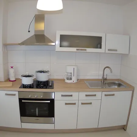 Spacious In With Garden * Rakalj