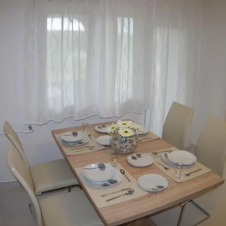 Spacious In With Garden 公寓 *