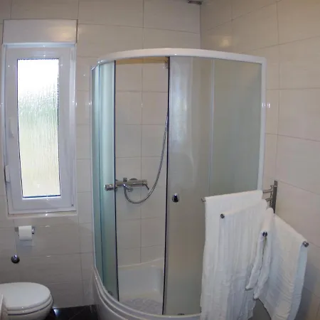 Apartamento Spacious In With Garden